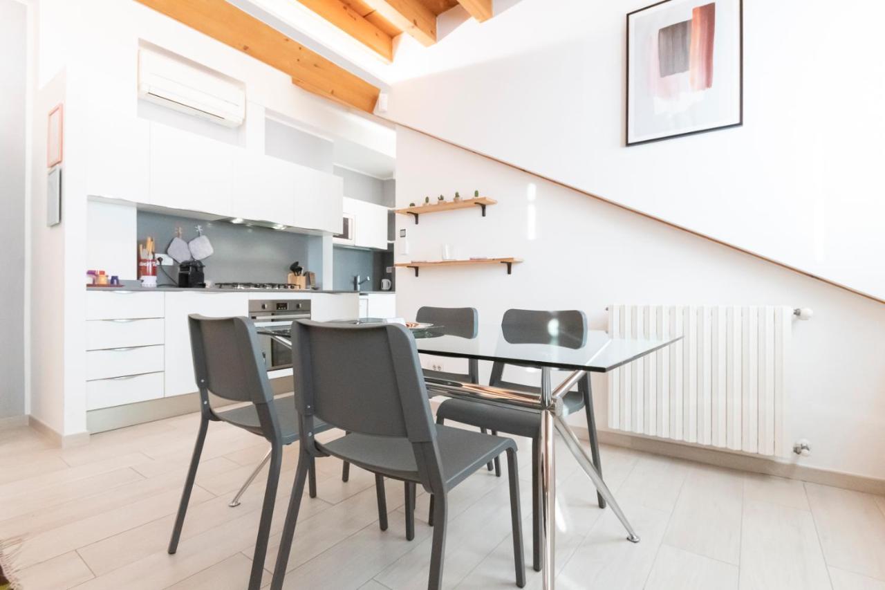 Ferienwohnung Mansarda Cola Mailand Exterior foto